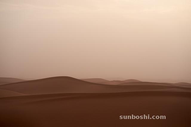 夢見沙塵暴-刮沙塵暴-孕婦沙塵暴-女人沙塵暴-大風沙塵暴