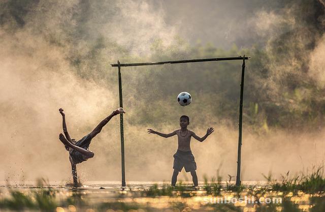 夢(mèng)見踢足球-別人踢足球-看踢足球-踢足球比賽-踢足球射門