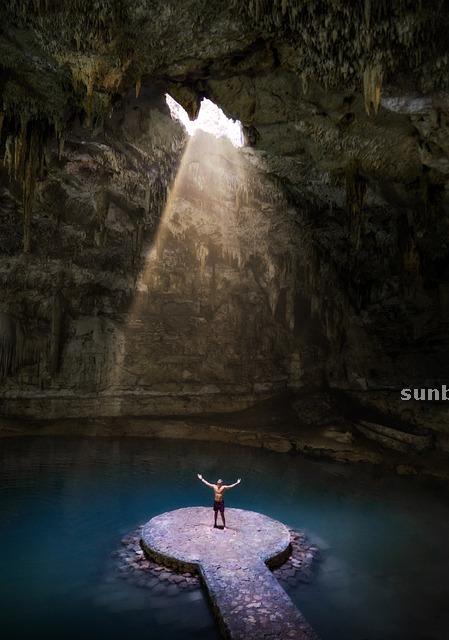 夢見深坑-掉進深坑-一個深坑-很深坑-大深坑