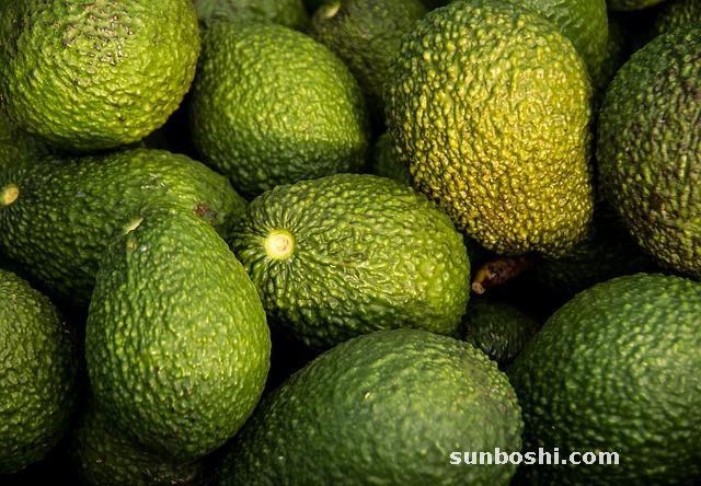 牛油果的功效與作用-牛油果油食用方法-牛油果油-牛油果面膜-牛油果核