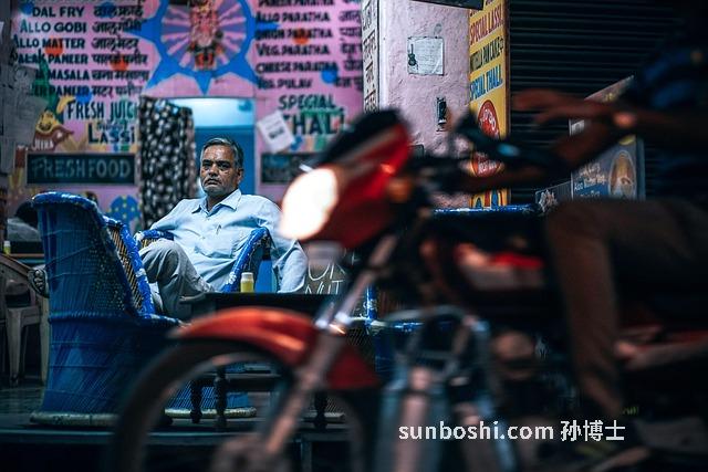 夢見老板和同事