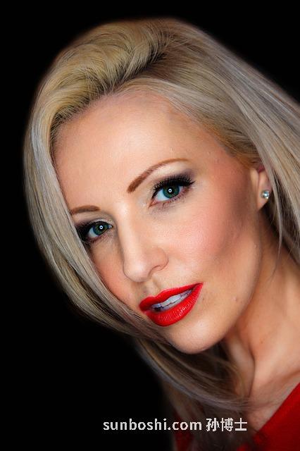 夢見扎著頭發-夢見別人給我扎頭發-夢見自己在扎頭發